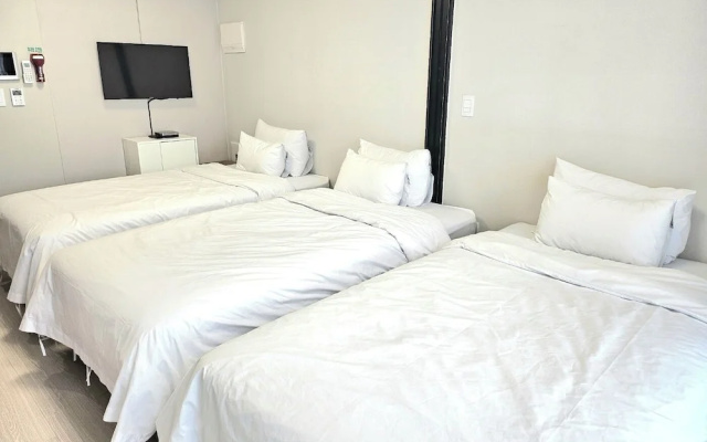 Grandbleu Hotel & Residence