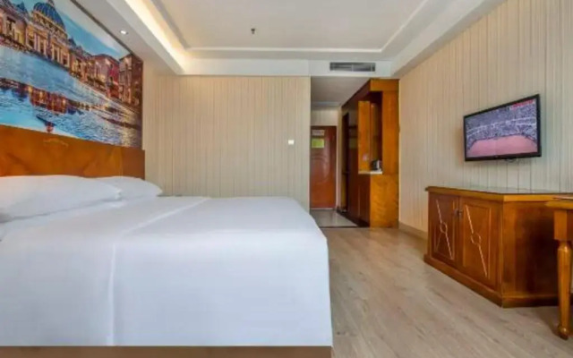 Vienna Hotel Guangdong Huizhou Maidi South Road