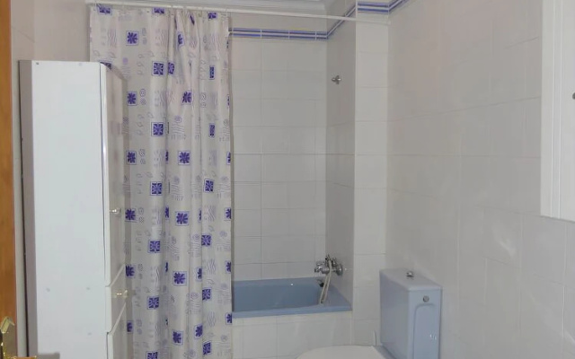 Cadiz 102479 3 Bedroom Apartment By Mo Rentals