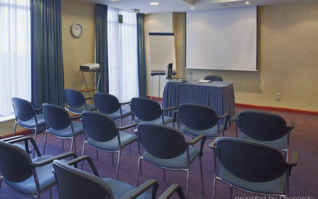 Holiday Inn Calais by IHG