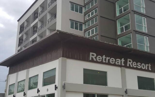 Отель Retreat By The Tree Pattaya Паттайя вид на фасад