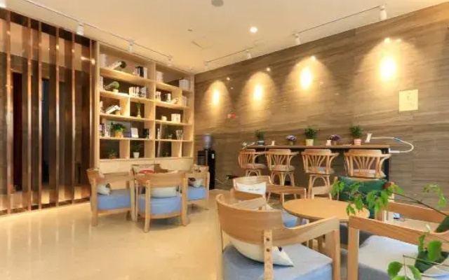 Qin Shuju Hotel (Hengdian World Studios Qin Palace)