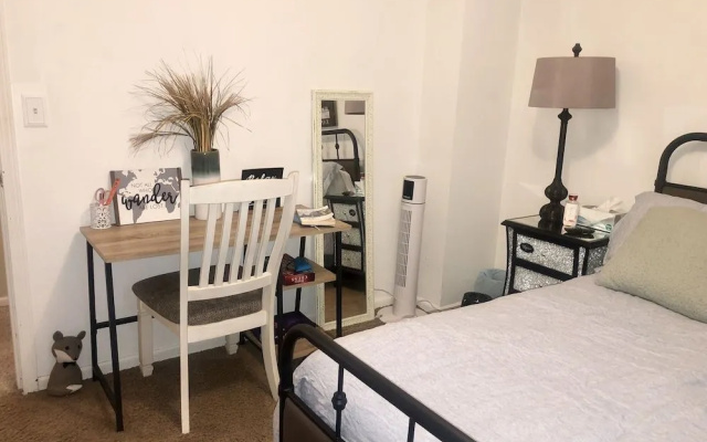 Becky & Marvels 420 Stay (Private Room)