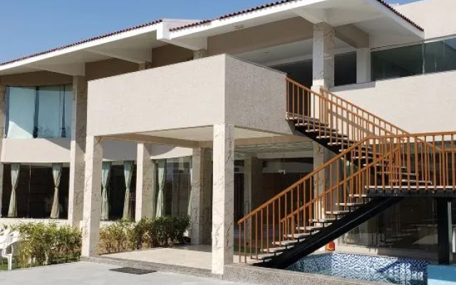 The Highness Hotel