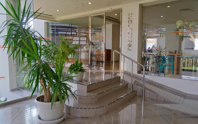 Sunrise Hotel