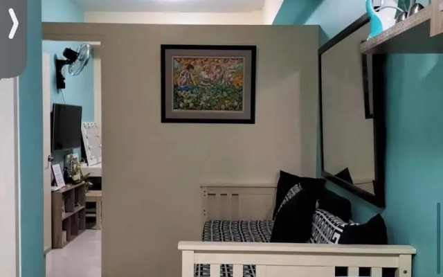 Charming Condo With Private Pool in Las Piñas, Philippines