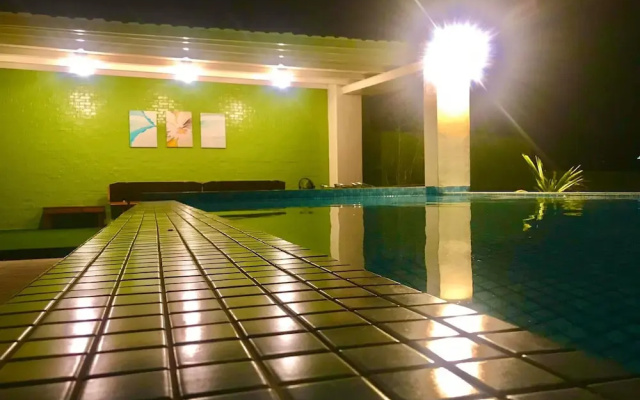 Ecotourism skim month B & B