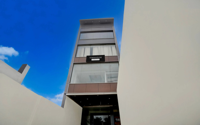 Super Townhouse Varanasi City Station Formerly S Kumar Inn