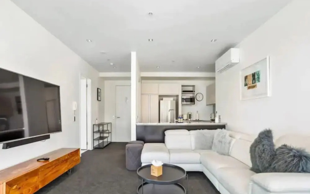 Stunning 2BR + Viaduct Views+Parking Zodiak Stays