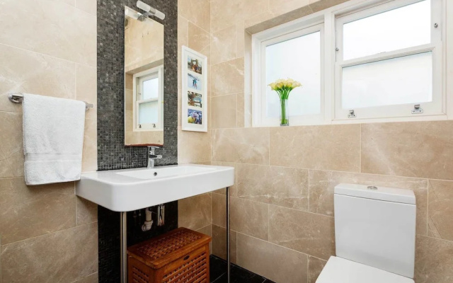 Clean Lines By Clapham Common