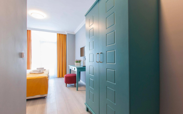 Room Room Motel