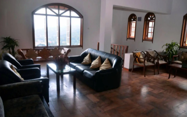 Vista Kandyan Crown