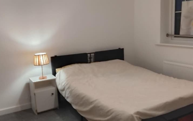 Near Stadium - Free Parking - Sleeps 4