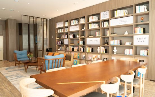 HanTing Hotel (Chifeng Linxi Zhenxinglou)