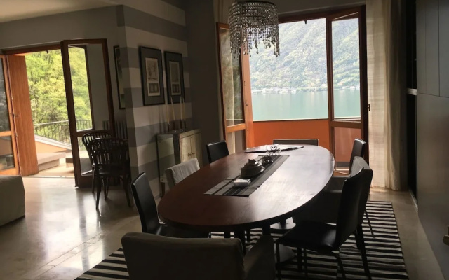 Swan's Nest Luxury Apartment on the Lake