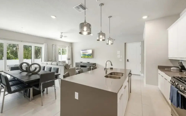 Massive 4 000 Sqft Luxury Duplex