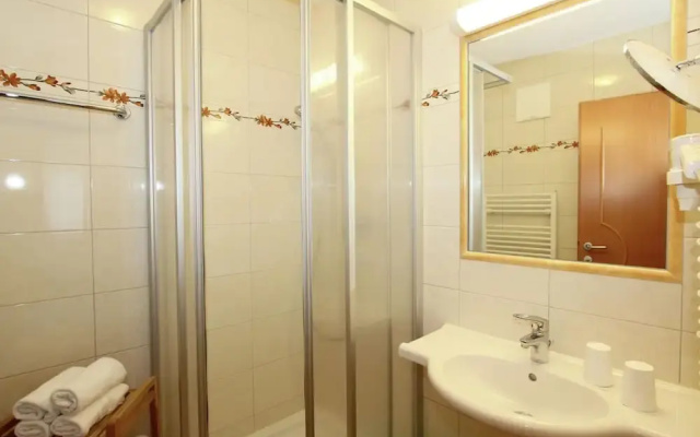 Apartment in Kaltenbach Near Ski Lift