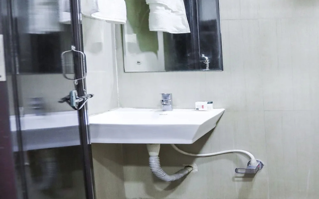 OYO 2681 Hotel Madhuram palace