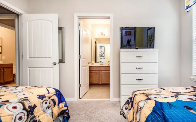 Pool Home, 11 mi to Disney! Free Water Park