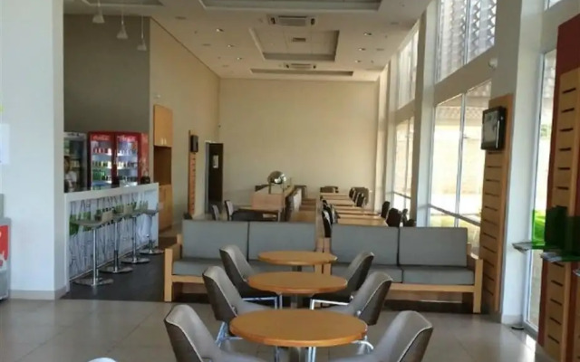 Hotel Ibis Lins