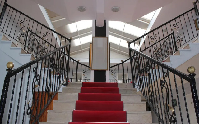 Altin Otel