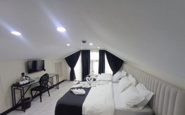 Mana Airport Hotel