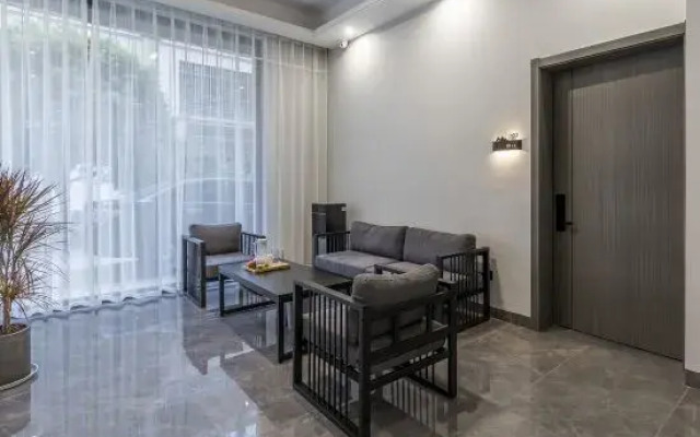 Yuechen Hotel (Baoshan High-speed Railway Station)