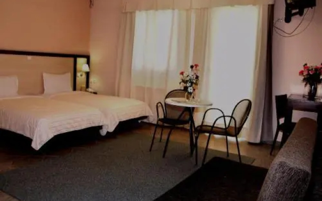 Batselas Traditional Hotel