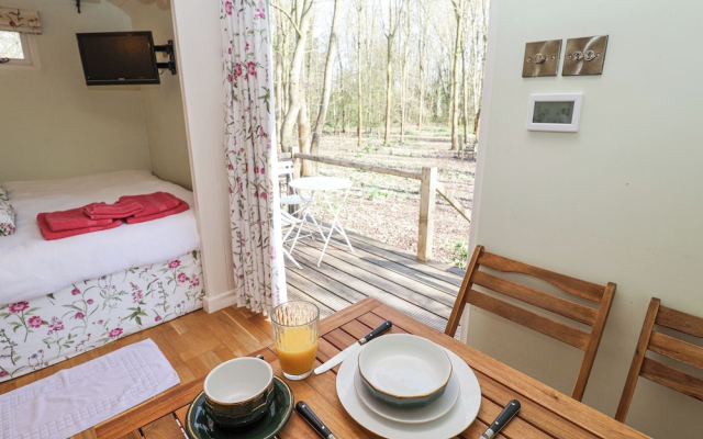 Woodlands Retreat Shepherd's Hut