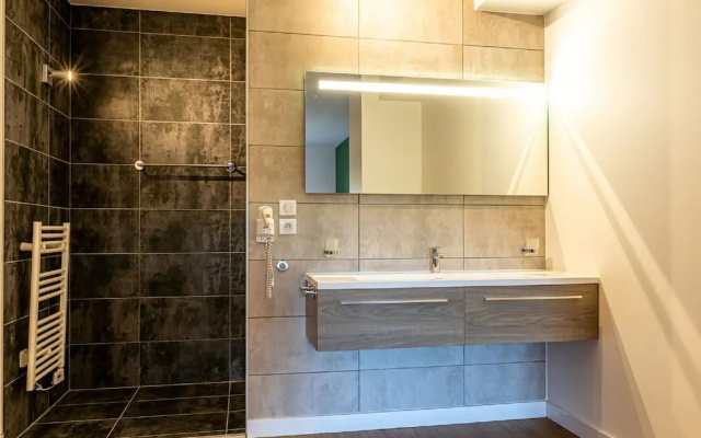 Luxurious apartment with two bathrooms and terrace