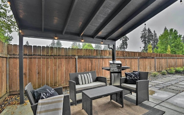 Fantastic Duplex Unit Near Columbia River!