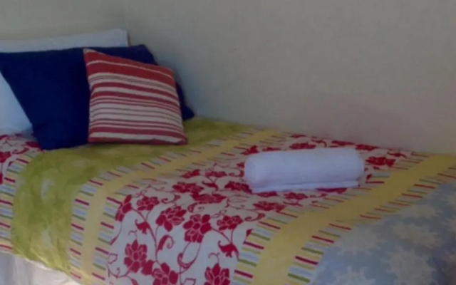 7 Flynn's Beach Apartment