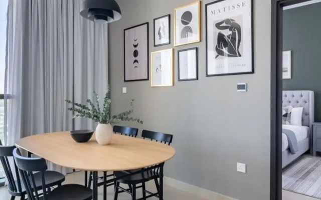 Silkhaus High Floor Connected to Zabeel Mall