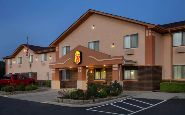 Super 8 by Wyndham Mayfield