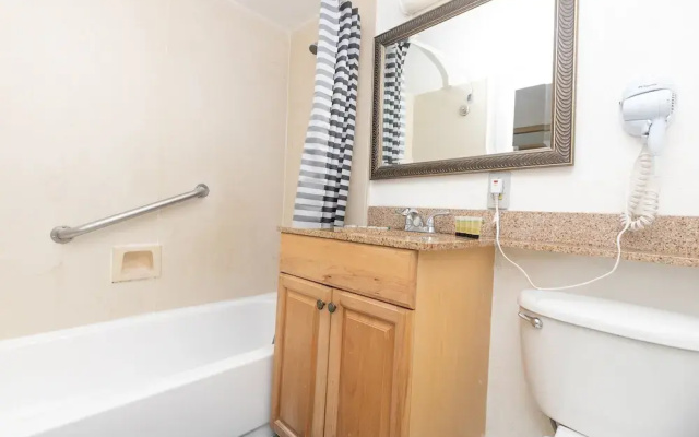 542 Ocean View Hollywood Beach