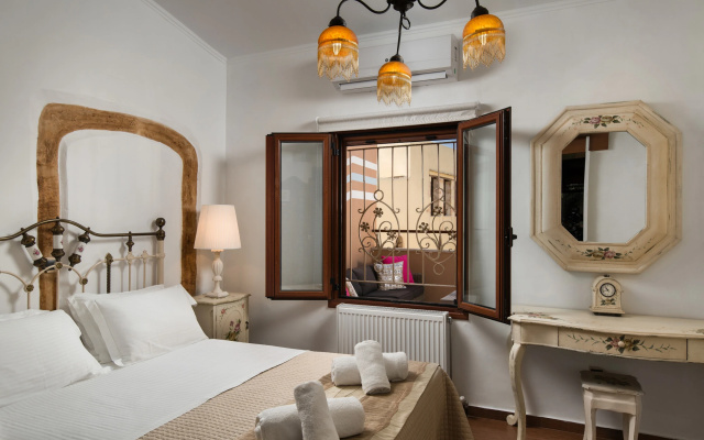 Villa Splantzia-heated Pool-garden-2 min Chania Port