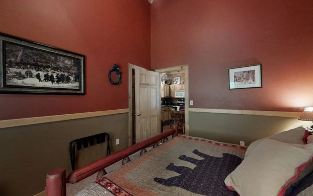 Karen's 2 Bedroom Cabin by Redawning