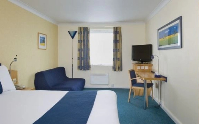 Holiday Inn Express Swansea East