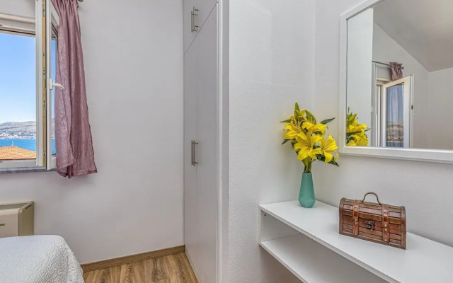 Seaview Apartment Mihaela