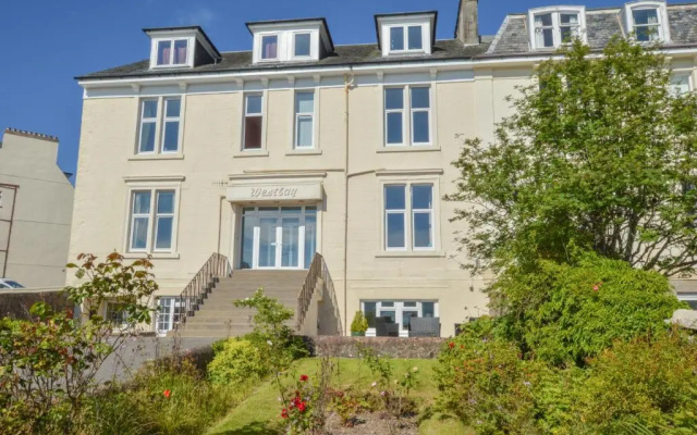 No 8 Westbay Apartment
