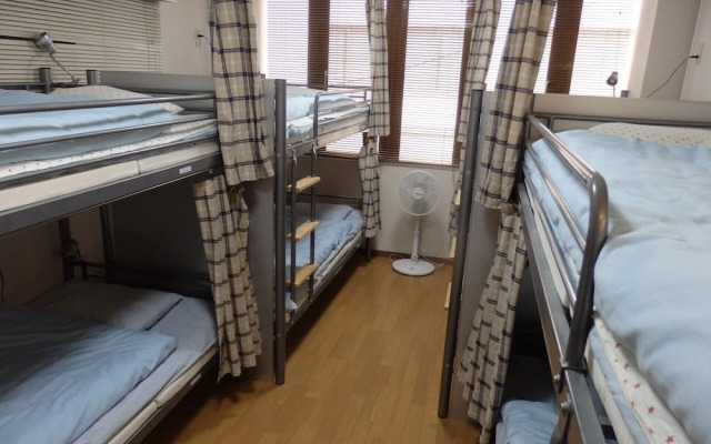 Backpacker's Mini House - Hostel