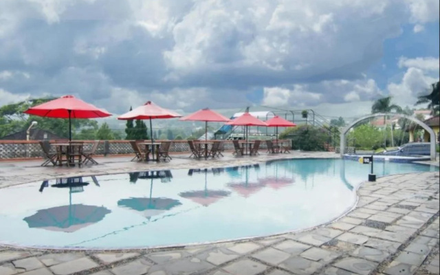 Lembah Sarimas Hotel