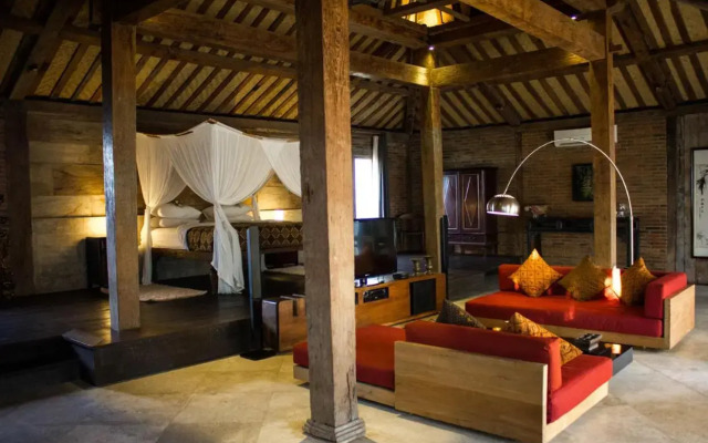 WAHYU Joglo Seminyak Lux