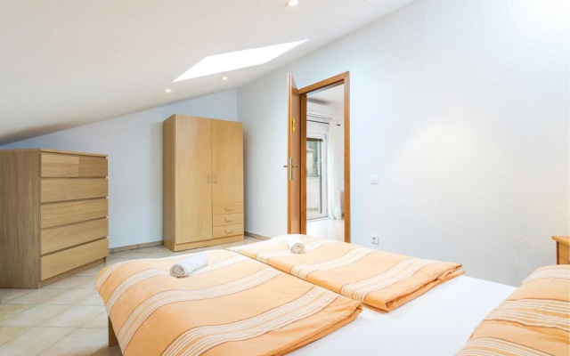 Stunning Home in Musalez With Wifi and 1 Bedrooms