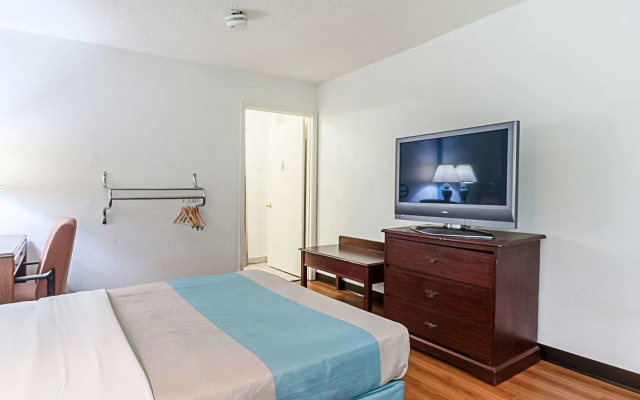Motel 6 Southgate, MI - Detroit
