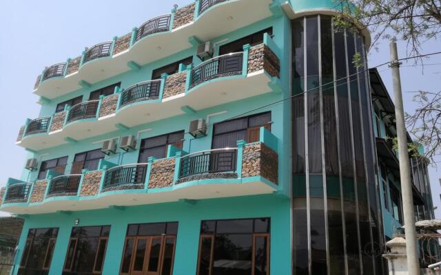 Gold Star Hotel вид на фасад