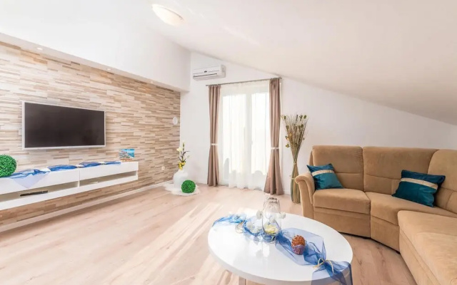 Awesome Apartment in Krk With 3 Bedrooms and Wifi