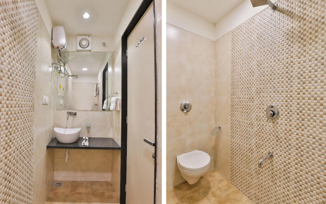 OYO 23289 Hotel Anmol Palace