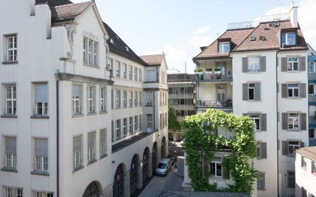 Апартаменты Paradeplatz Apartment Цюрих комната для гостей