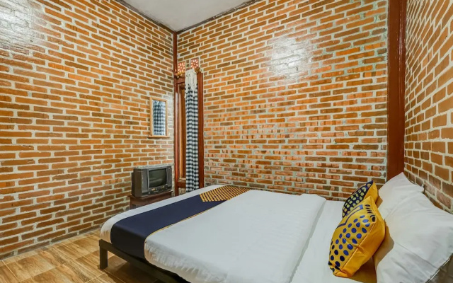 OYO Homes 90996 Desa Wisata Pulesari Syariah